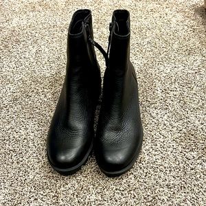 Sorel black ankle boots